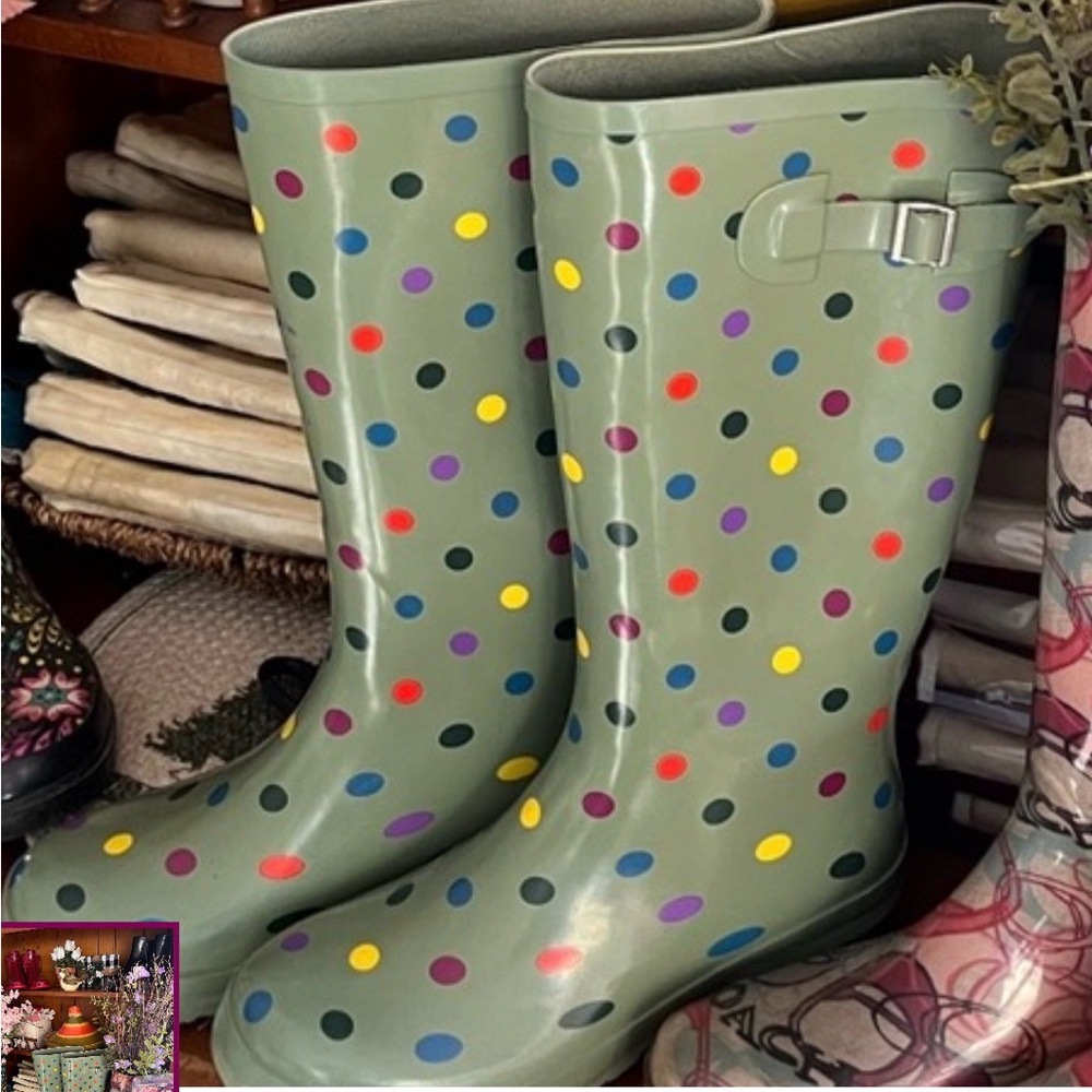 🎶Colorful Sage Green Polka Dot Rain Boots
